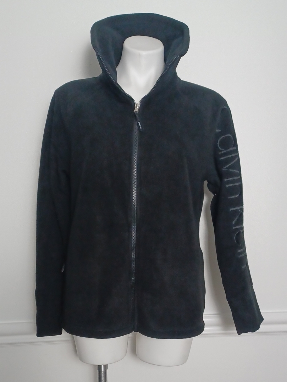 Medium CALVIN KLEIN black fleece jacket with full zip close & zip pockets. Cozy - Picture 2 of 15